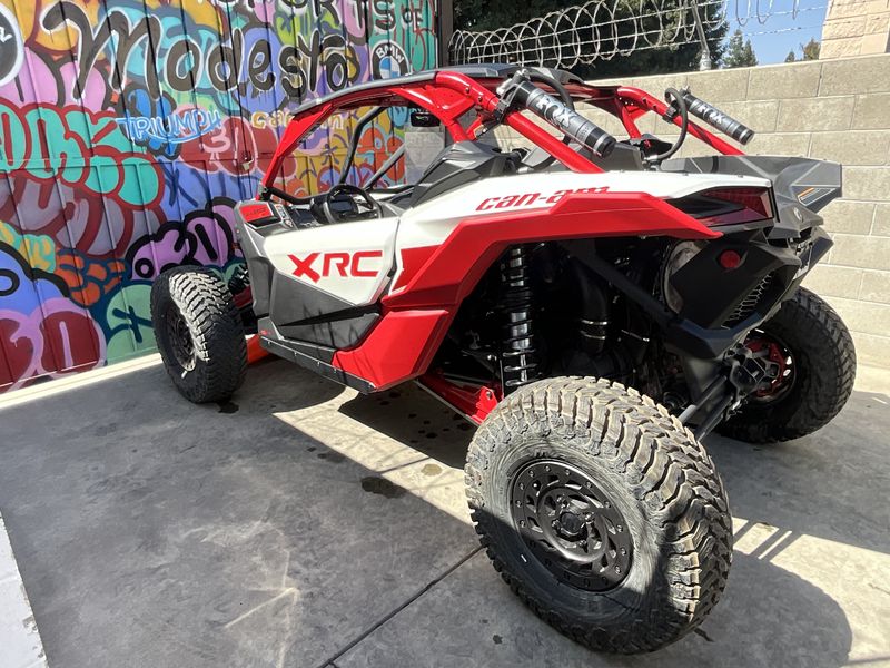 2024 Can-Am Maverick X3 XRC TURBO RR 72Image 8