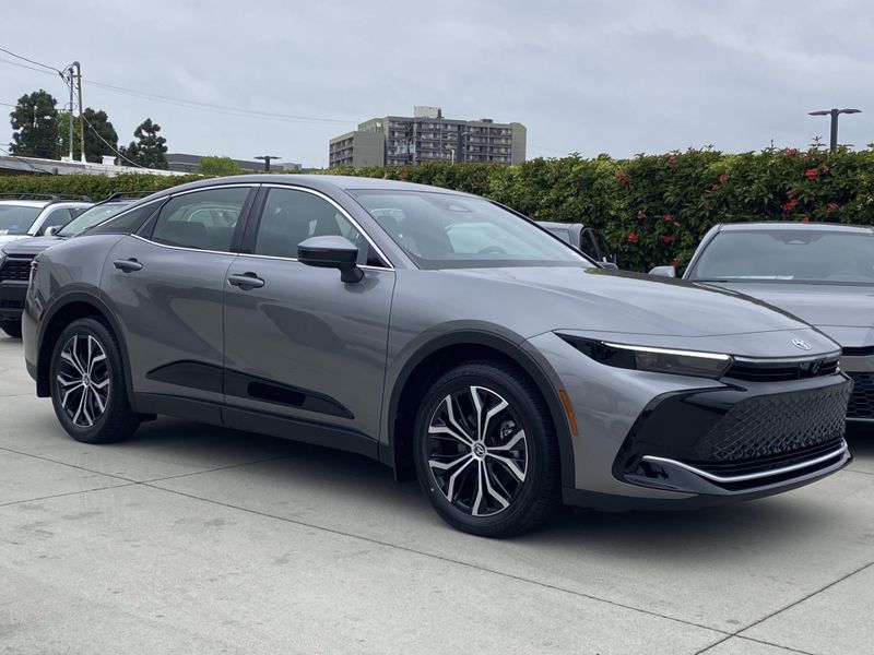 2025 Toyota Crown Image 2
