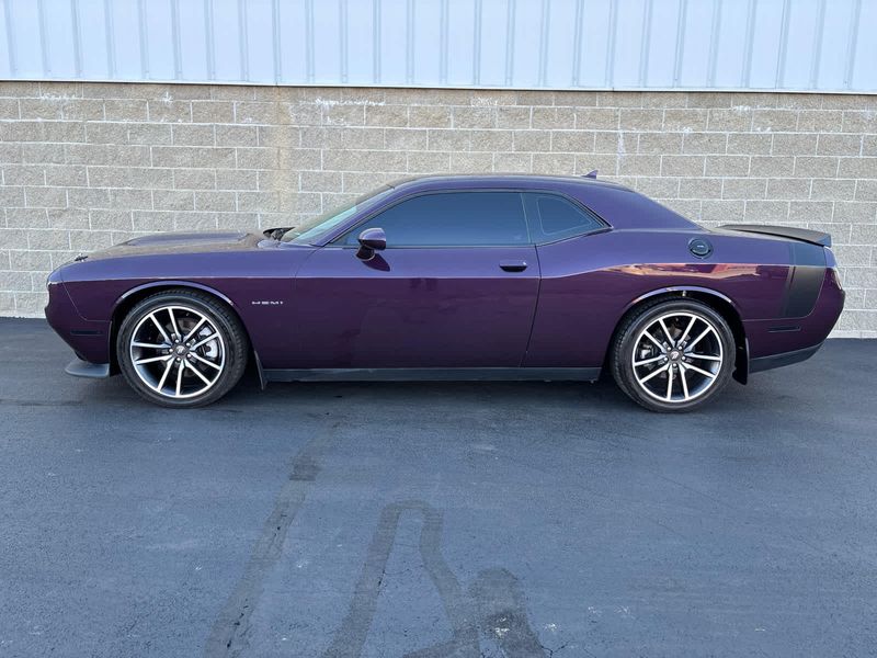 2021 Dodge Challenger R/T photo 2