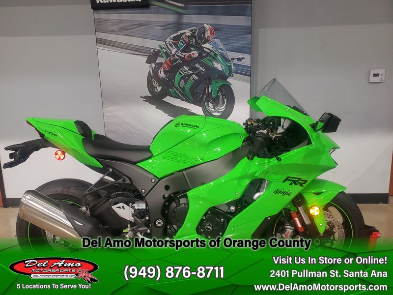 2024 Kawasaki ZX1002TRFNL-GN1  in a LIME GREEN/EBONY exterior color. Del Amo Motorsports of Orange County (949) 416-2102 delamomotorsports.com 