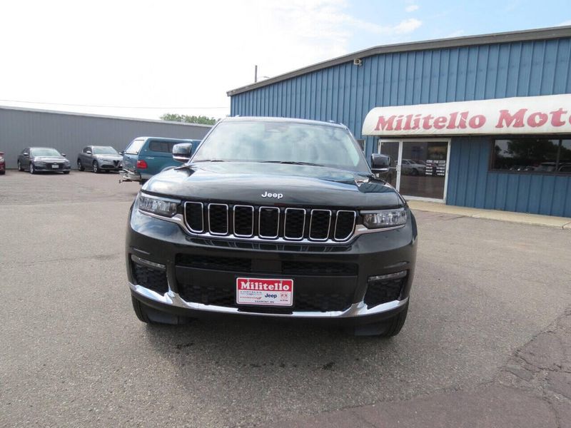 Used 2023 Jeep Grand Cherokee L Limited 4x4 4dr SUVImage 3