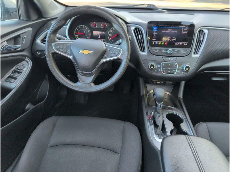 Used 2024 Chevrolet Malibu LTImage 30