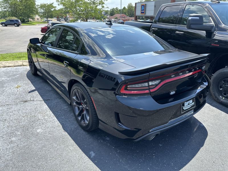 2022 Dodge Charger R/TImage 8
