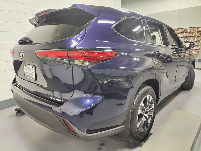 Used 2022 Toyota Highlander XLE AWD w/SunroofImage 13