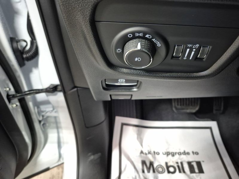 New 2025 Jeep Grand Cherokee L Limited 4x4Image 26