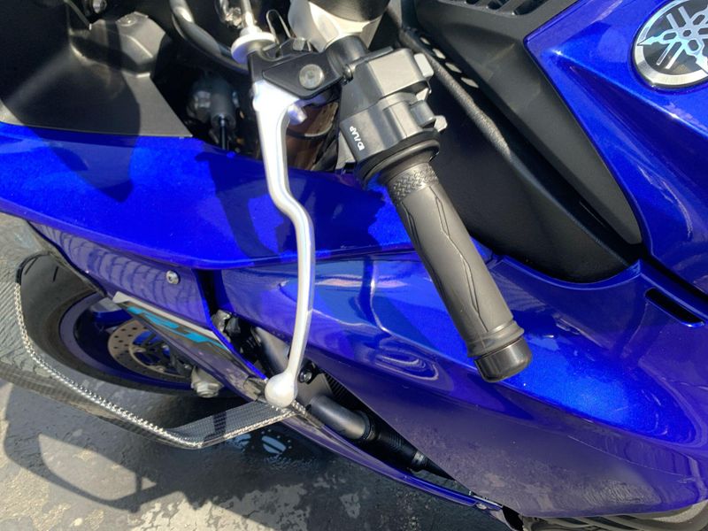 Used 2025 Yamaha YZF-R1 CA Image 16