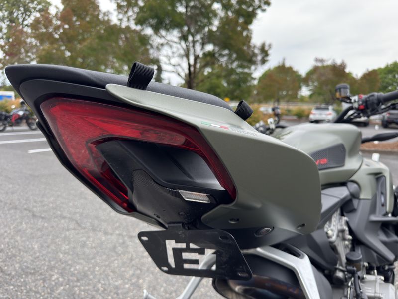 2024 Ducati Streetfighter V2
