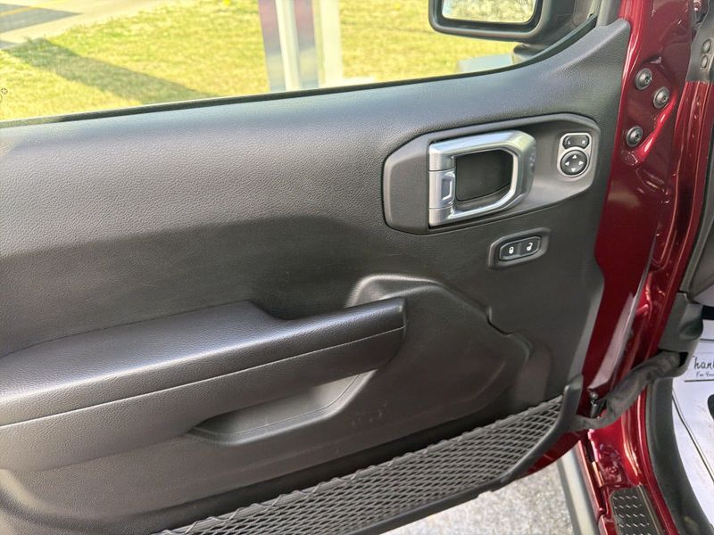 Used 2021 Jeep Wrangler Sport SImage 12