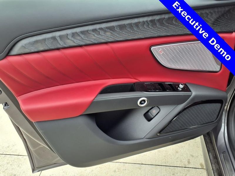 New 2025 Maserati Grecale ModenaImage 16