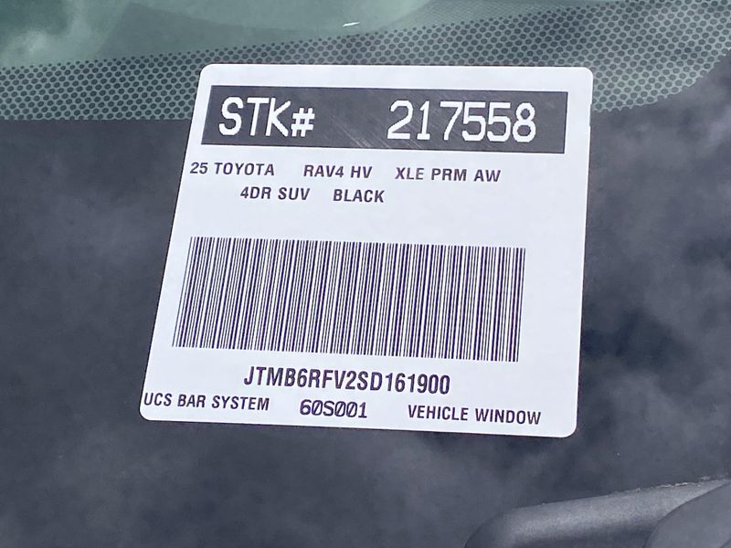 2025 Toyota RAV4 Hybrid XLE PremiumImage 21