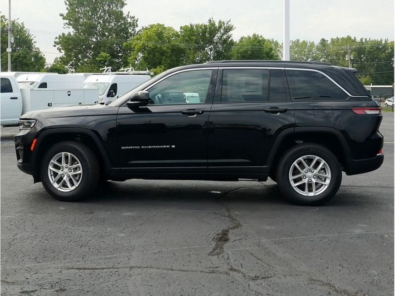 2024 Jeep Grand Cherokee Laredo X 4x4Image 11