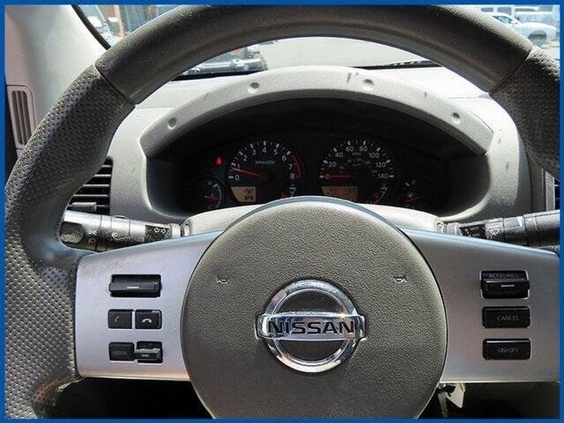 2014 Nissan Frontier SVImage 15