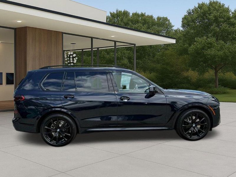 Used 2024 BMW X7 xDrive40iImage 7