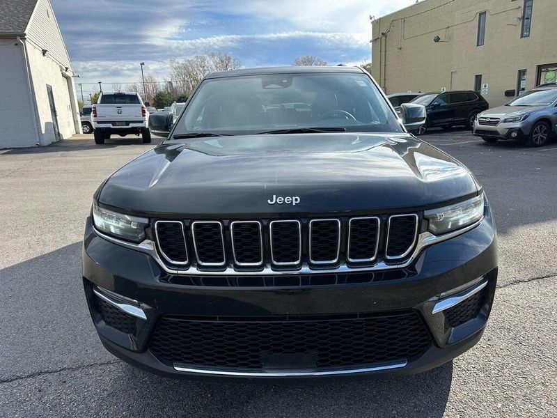 2024 Jeep Cherokee Limited 4xe photo 3