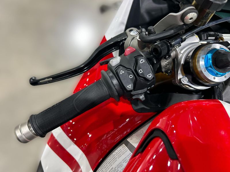 Used 2025 Ducati PANIGALE V4 TRICOLORE Image 26