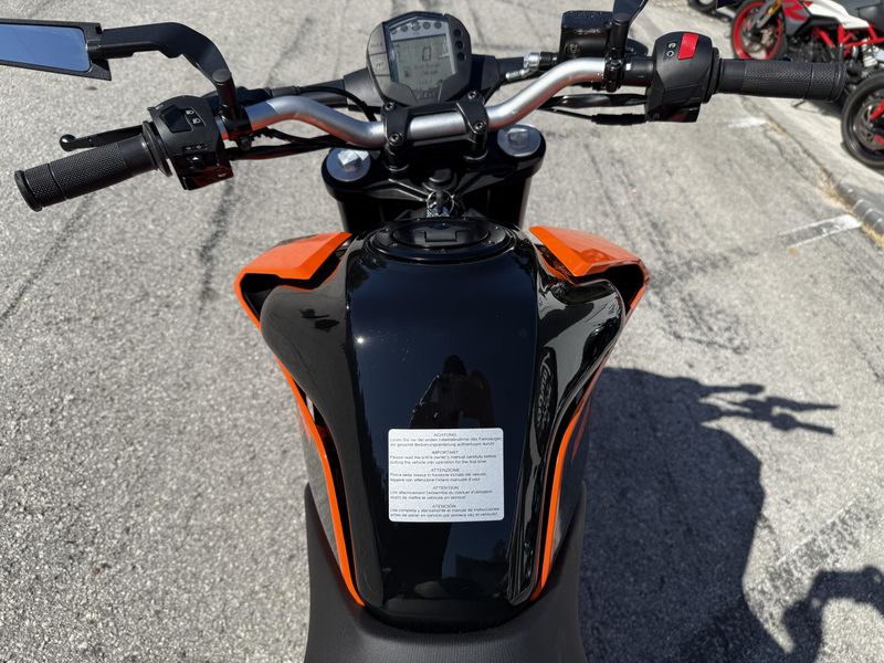 2023 KTM 200 Duke
