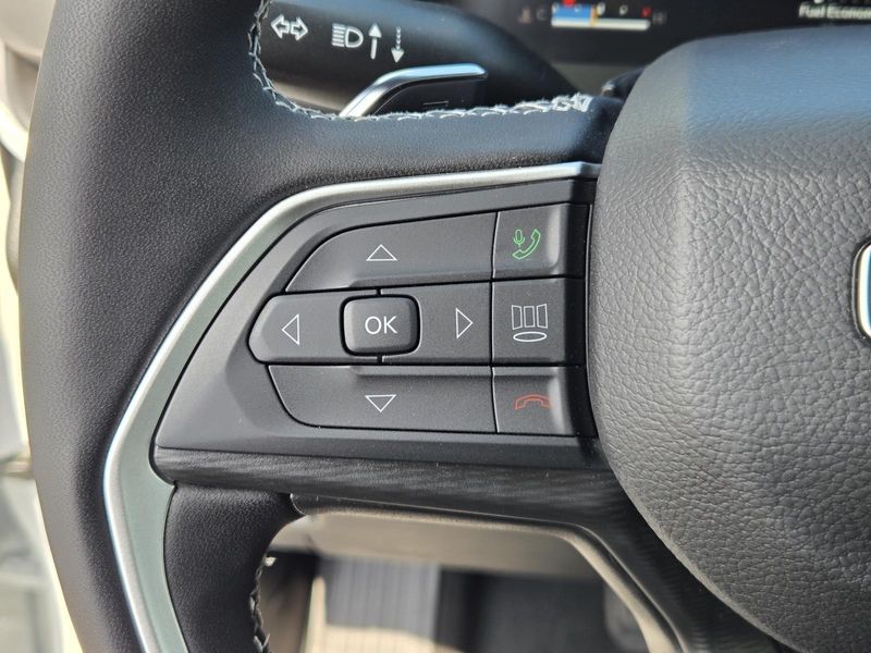 New 2026 Jeep Grand Cherokee L Laredo X 4x2