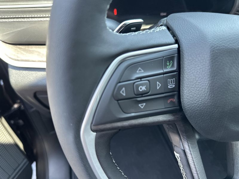 New 2025 Jeep Grand Cherokee L Limited 4x4Image 25