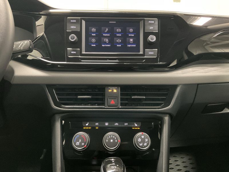 Used 2024 Volkswagen Taos SImage 12