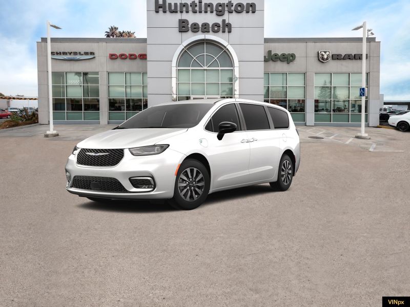 2025 Chrysler Pacifica Hybrid SelectImage 1