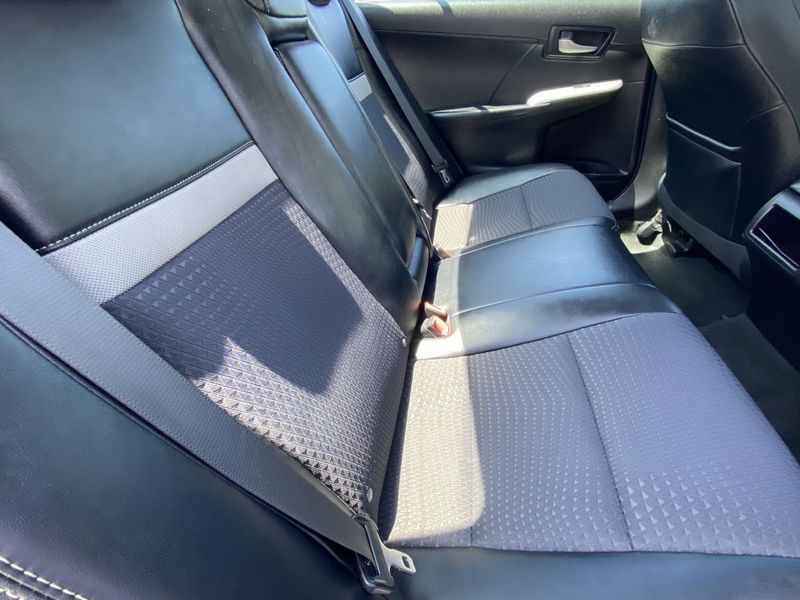 2012 Toyota Camry SEImage 13