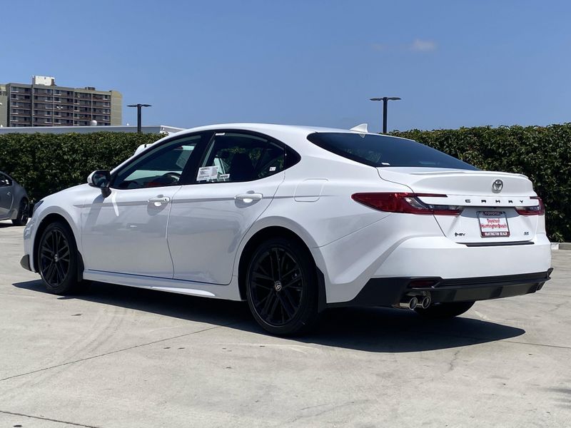 New 2025 Toyota Camry SEImage 5