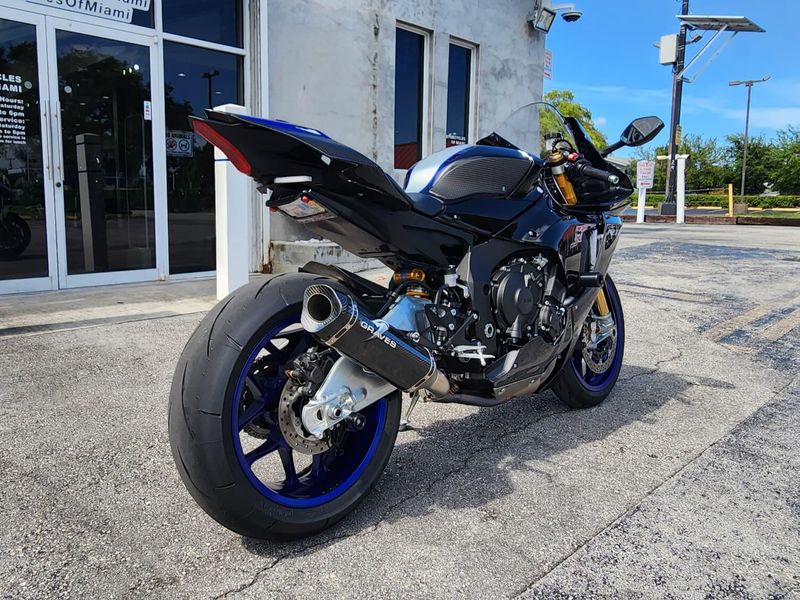 Used 2021 Yamaha YZF-R1M Image 13