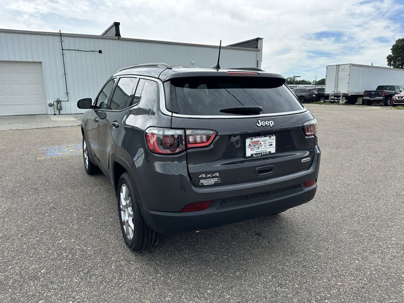 2024 Jeep Compass Latitude Lux 4x4Image 6