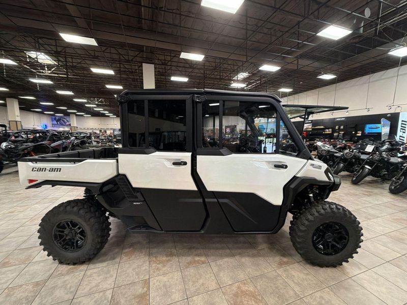 New 2026 Can-Am DEFENDER MAX LIMITED CAB HD11 Image 10