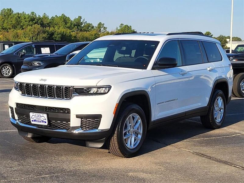 2025 Jeep Grand Cherokee L Laredo X 4x4Image 3