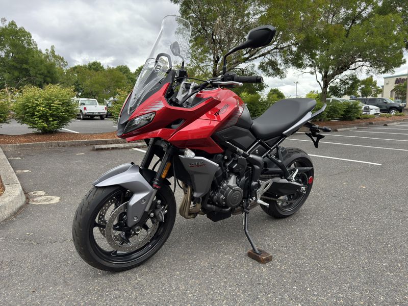 2024 Triumph Tiger Sport 660 - KOROSI RED 