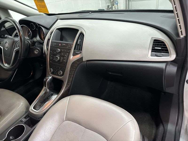 2013 Buick Verano photo 24