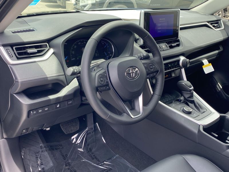 2025 Toyota RAV4 Hybrid XLE PremiumImage 13