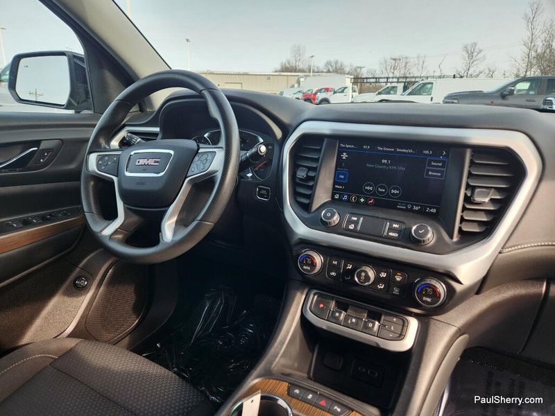 Used 2023 GMC Acadia SLE