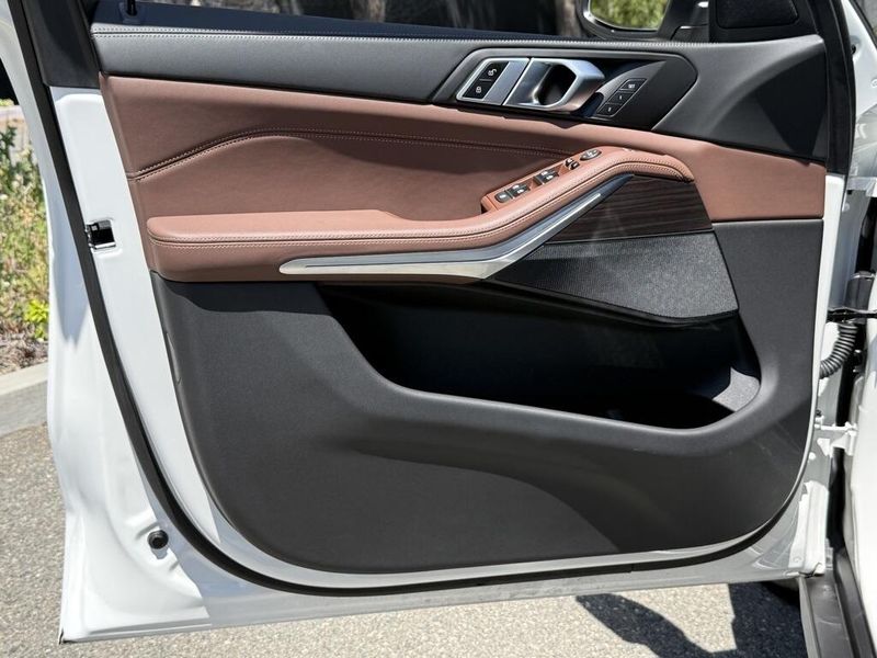 2025 BMW X5 xDrive40iImage 19
