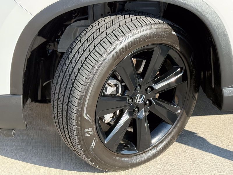 Used 2025 Honda Pilot Black EditionImage 17
