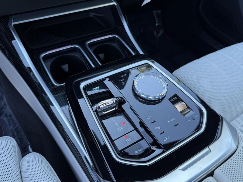 Used 2025 BMW i7 eDrive50Image 28