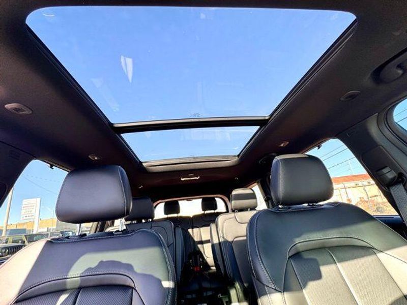 New 2025 Jeep Grand Cherokee L Limited 4x2Image 18