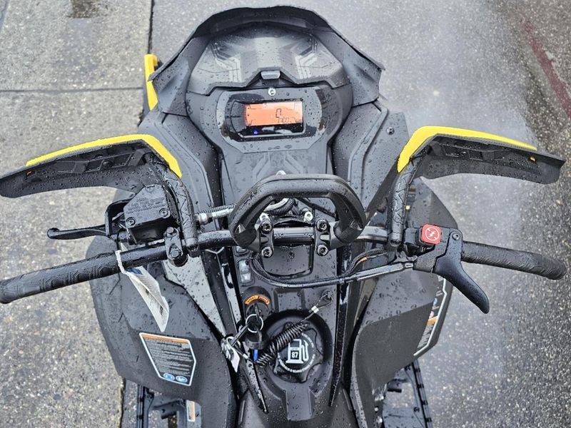 2025 Ski-Doo SUMMIT NEOP 6EFI E HAC 146 175 
