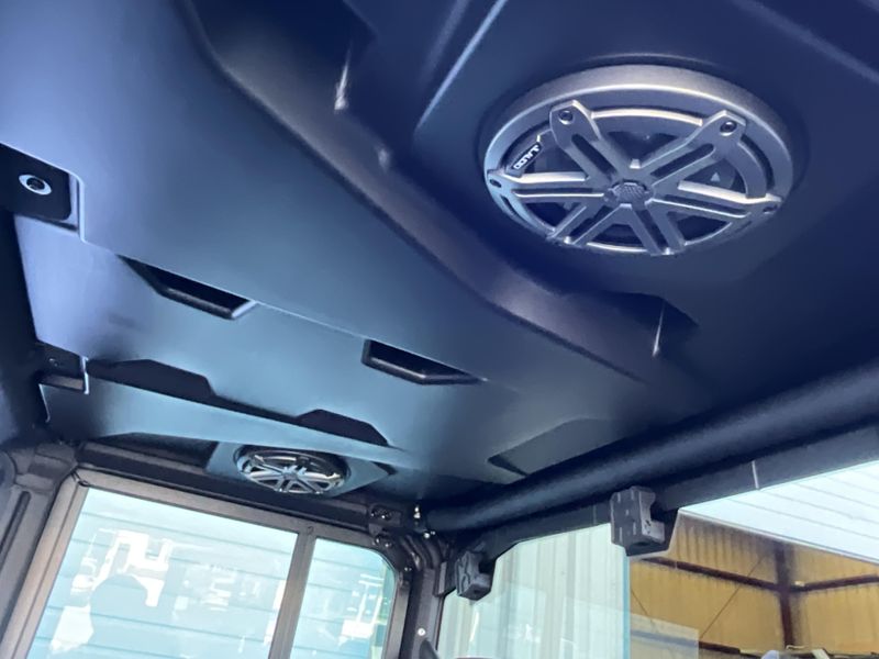 New 2025 Can-Am DEFENDER MAX LONE STAR CAB 65 HD10 Image 8