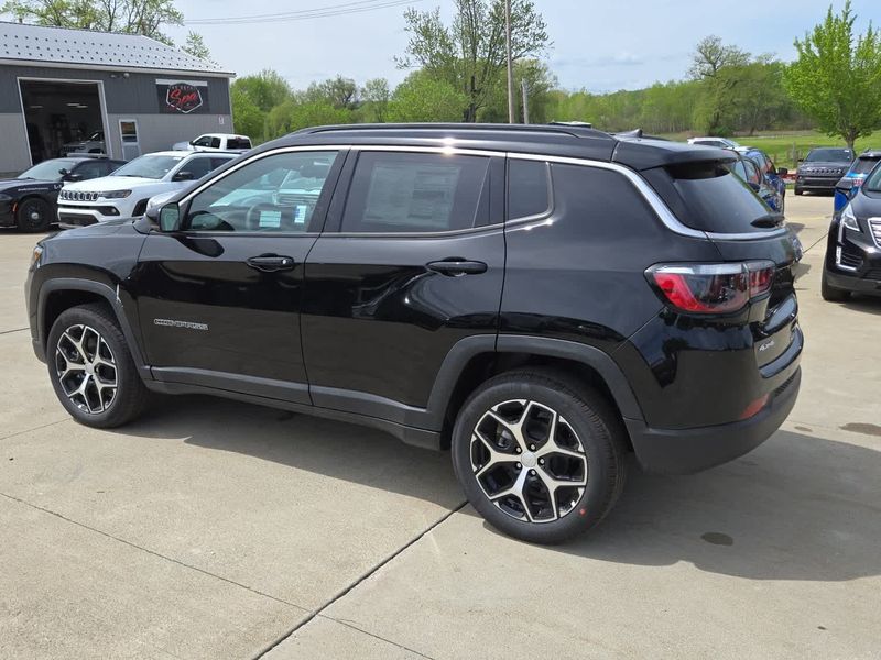 2024 Jeep Compass Limited 4x4Image 14