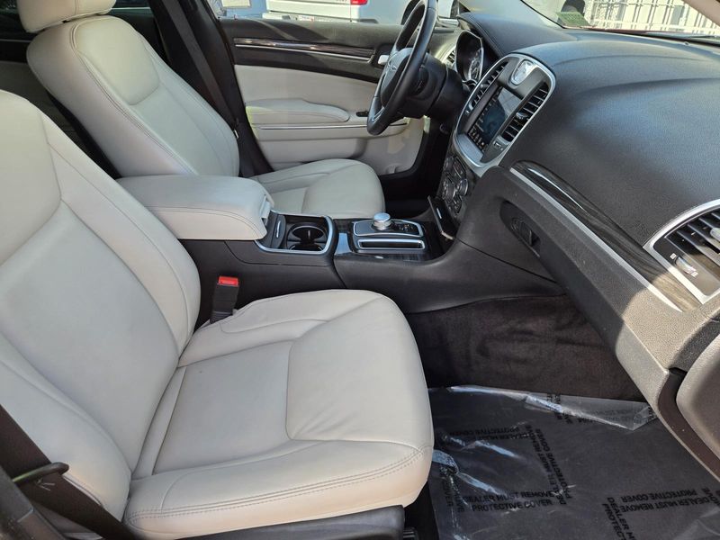 Used 2017 Chrysler 300 Limited RWD