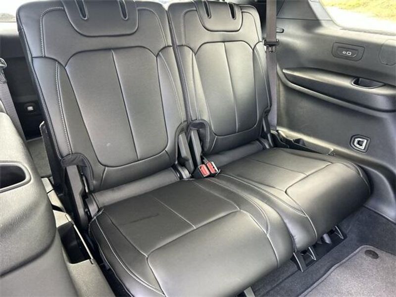 New 2025 Jeep Grand Cherokee L Limited 4x4Image 15