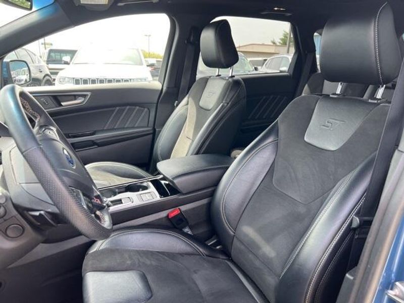 2020 Ford Edge STImage 10