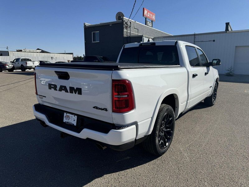 2025 RAM 1500 LimitedImage 9