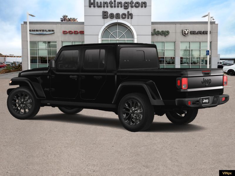 2025 Jeep Gladiator Nighthawk 4x4Image 4