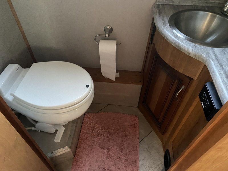 Used 2016 HOLIDAY RAMBLER VACATIONER 34ST MOTOR HOME Image 29