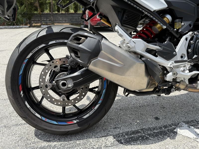 2022 BMW F 900 R