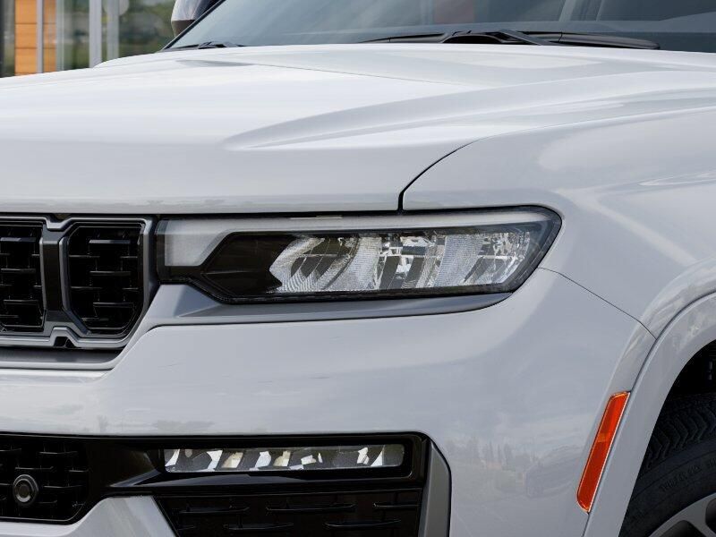 New 2026 Jeep Grand Cherokee L Summit 4x4Image 10