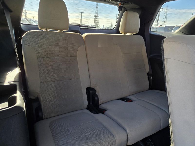 Used 2023 Chevrolet Traverse FWD 4dr LS w/1LS